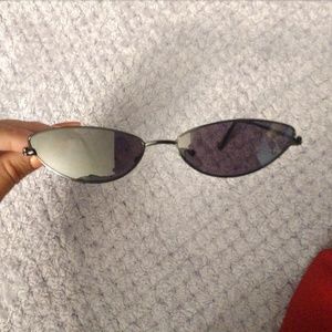 Slim lense dark tint sunglasses